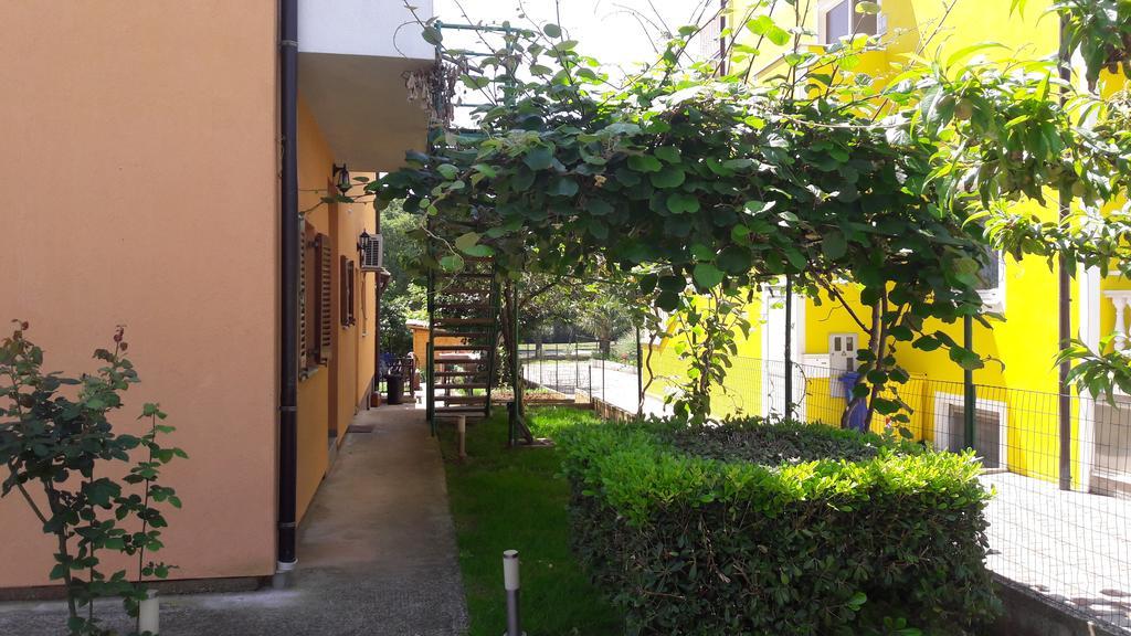 Apartments Tea Ровинь Экстерьер фото